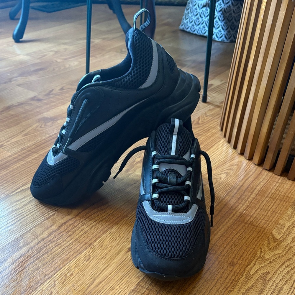Dior Men’s Black and Silver Low-Top Sneakers